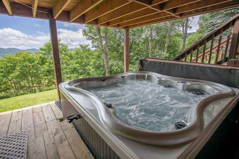 Hottub overlooking the mountains