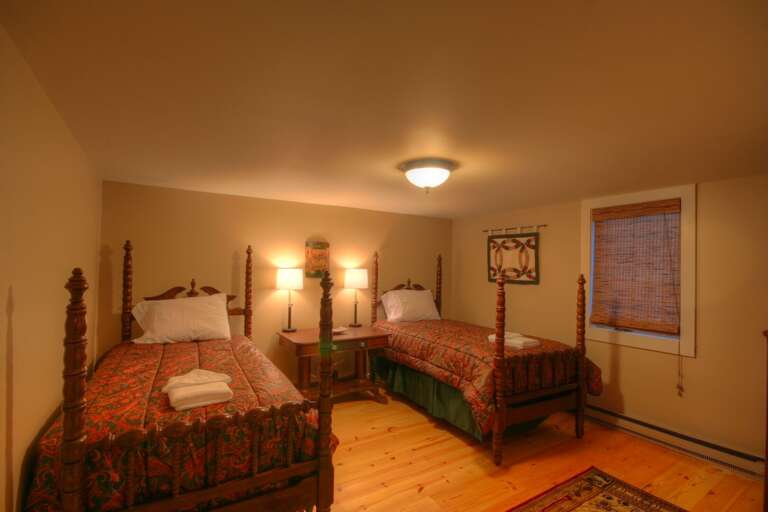 Majestic Mountain Haus Main Level Bedroom with 2 Twin Beds