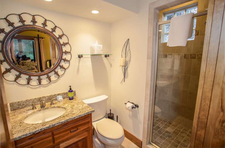 Private Bathroom for Fourth Queen Bedroom