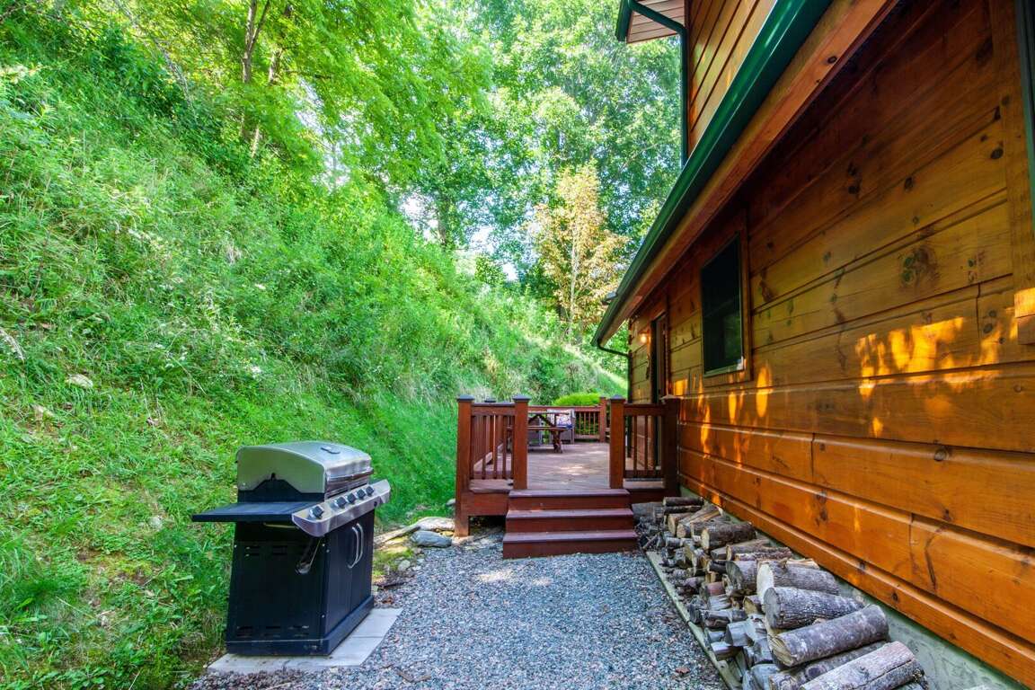 Mountain Meadows Vilas, NC 2 Bedroom Cabin for 4 Guests Find Rentals