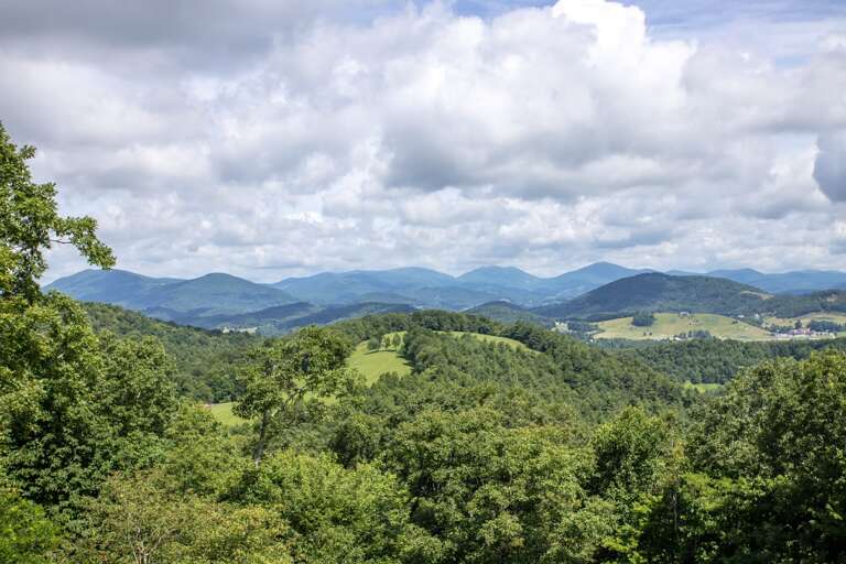 Blue Ridge Mountains offers peaceful scenery