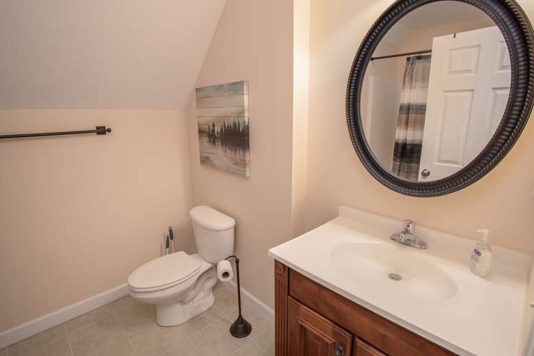 Upstairs ensuite bathroom for king bedroom