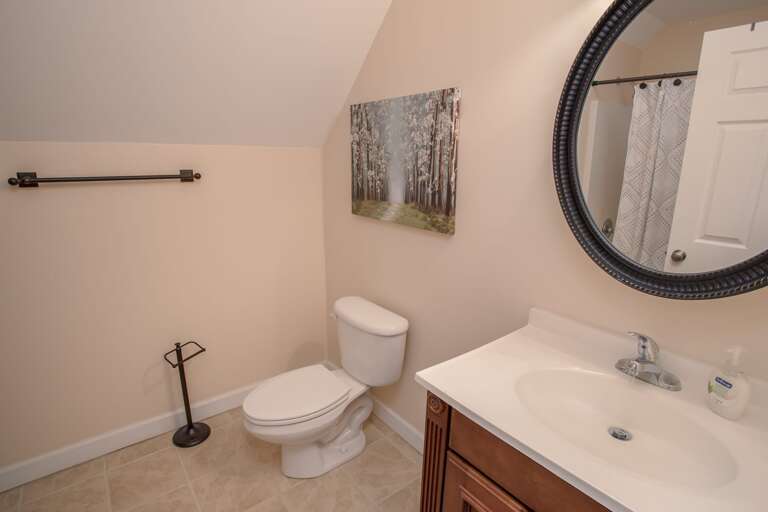 Upstairs ensuite bathroom for queen bedroom