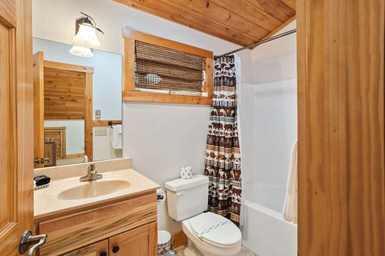Private Bathroom with Tub and Shower Combo in the Upper Level King Bedroom Private Bathroom with Tub and Shower Combo in the Upper Level King Bedroom