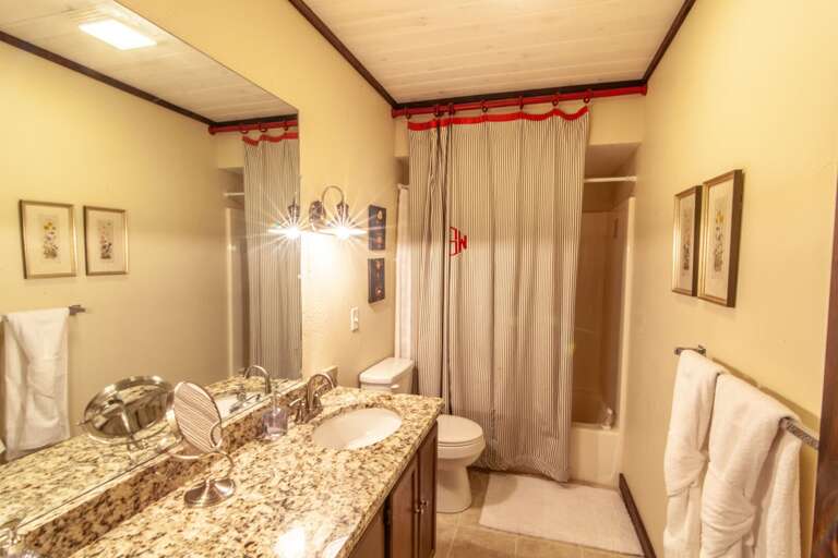 Granite Vanity and Tub/Shower in Upstairs Ensuite Bathroom Granite Vanity and Tub/Shower in Upstairs Ensuite Bathroom