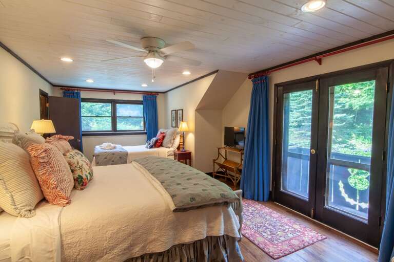 Upstairs Bedroom Suite with King Bed and Full Bed Upstairs Bedroom Suite with King Bed and Full Bed