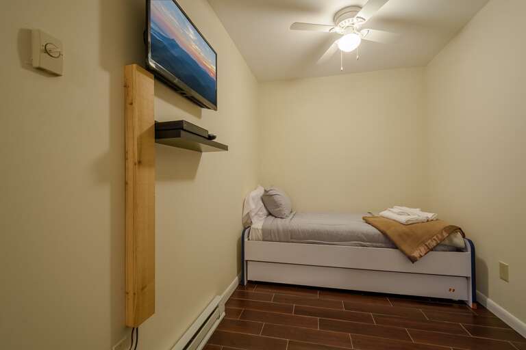 2nd Lower Level Bedroom with Twin & Trundle Beds, TV 2nd Lower Level Bedroom with Twin & Trundle Beds, TV