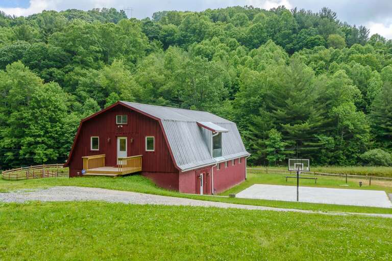 Red Barn at Tiffany's Estate Red Barn at Tiffany's Estate