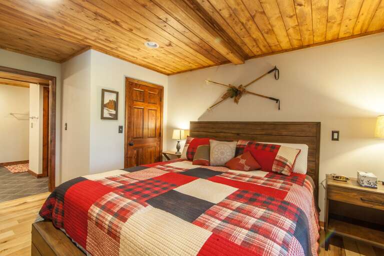 Downstairs King Bedroom Suite with Direct Access to Full Bathroom Downstairs King Bedroom Suite with Direct Access to Full Bathroom