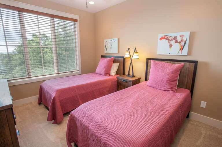 Lower Level Bedroom with Two Twin Beds Lower Level Bedroom with Two Twin Beds