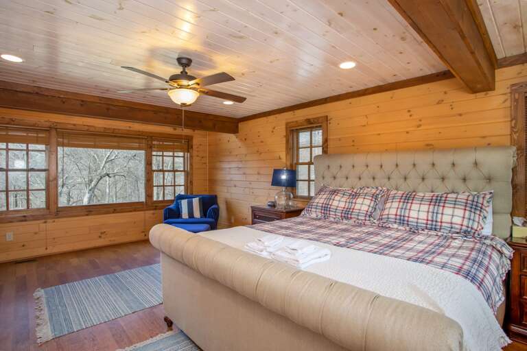 Spacious King Master with HDTV