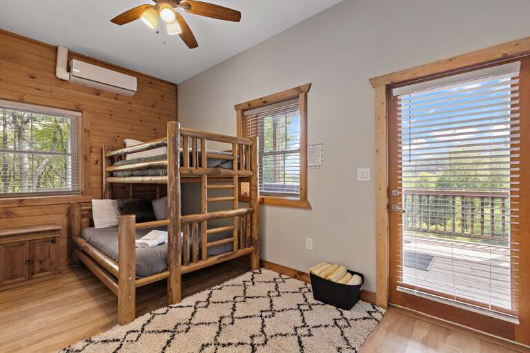 Bunk Room with Twin Over Full Bunk Bed Bunk Room with Twin Over Full Bunk Bed