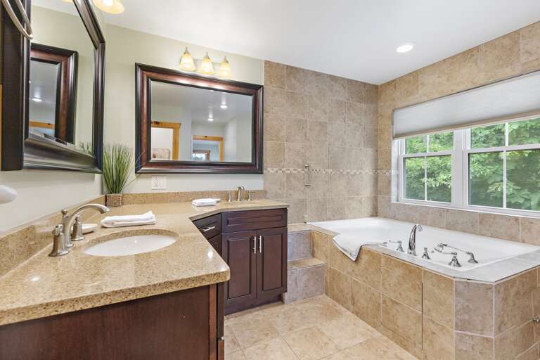 Master Bathroom Master Bathroom
