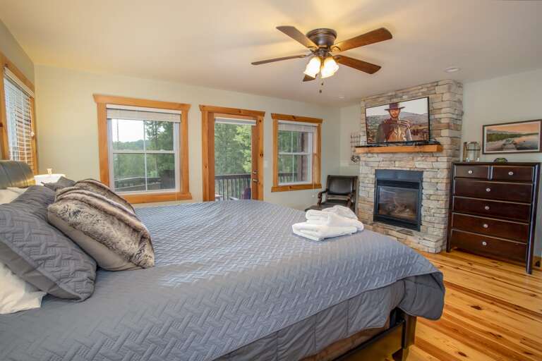 Master Suite has Deck Access Master Suite has Deck Access