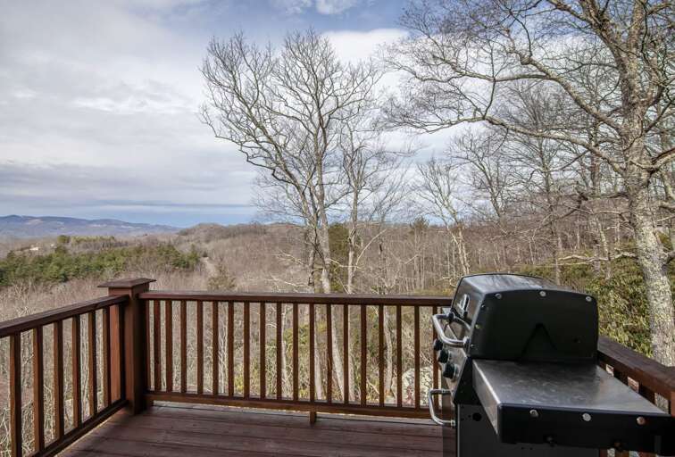 Gas grill on Main Level Deck Gas grill on Main Level Deck