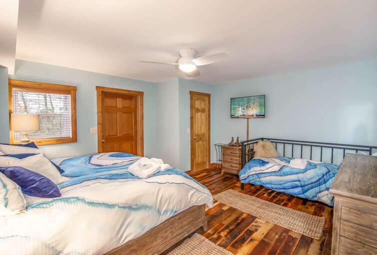 King Suite on Middle Level with Exterior Door and Twin Day Bed, HD Smart TV King Suite on Middle Level with Exterior Door and Twin Day Bed, HD Smart TV