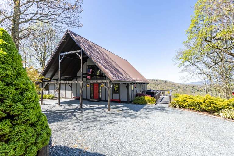 Circular Gravel Driveway with Lots of Parking Space