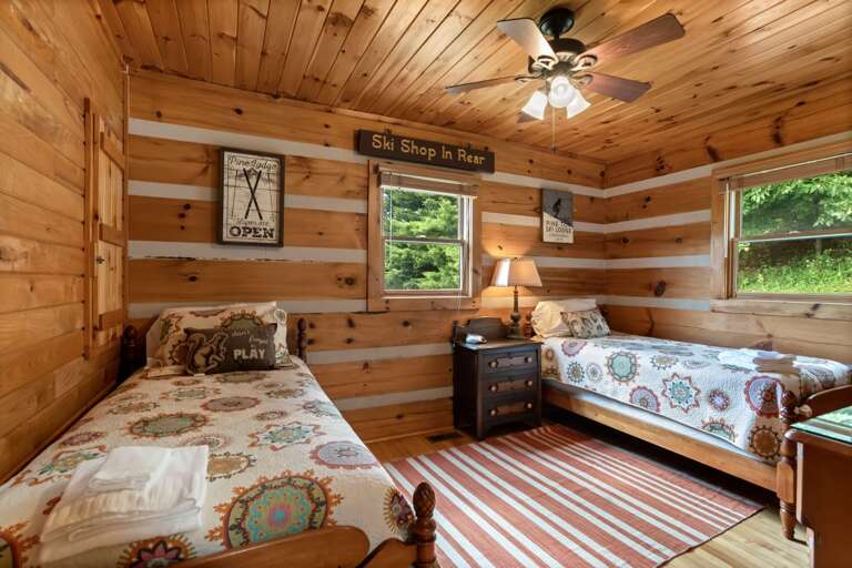 Twin Bedroom on Main Level with Two Twin Beds