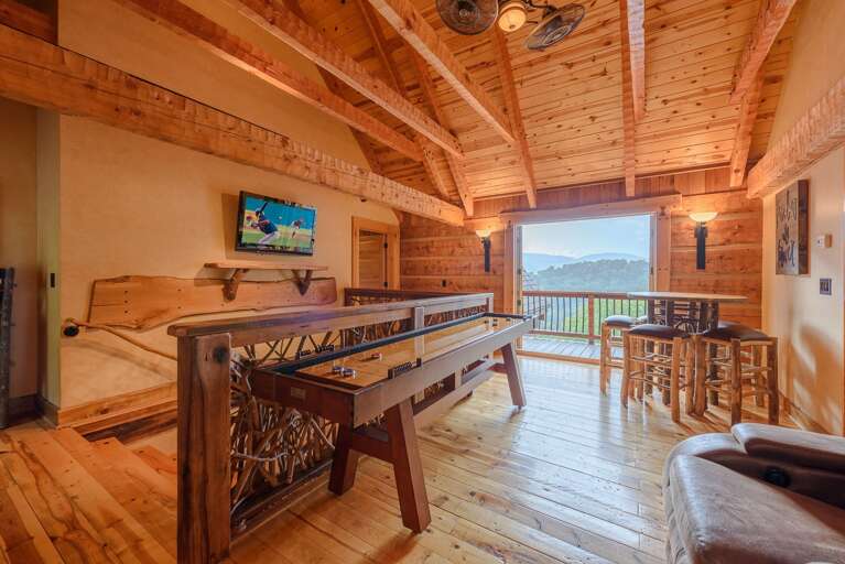 Upstairs Loft Den with Shuffleboard Table and HDTV