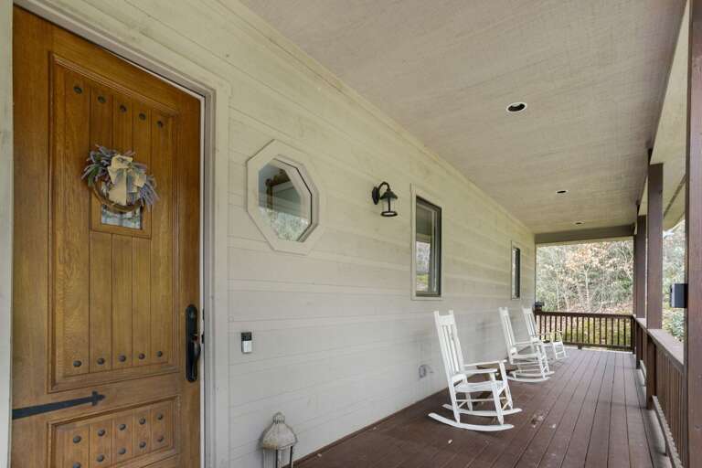 Front Entrance to Pointe at North View