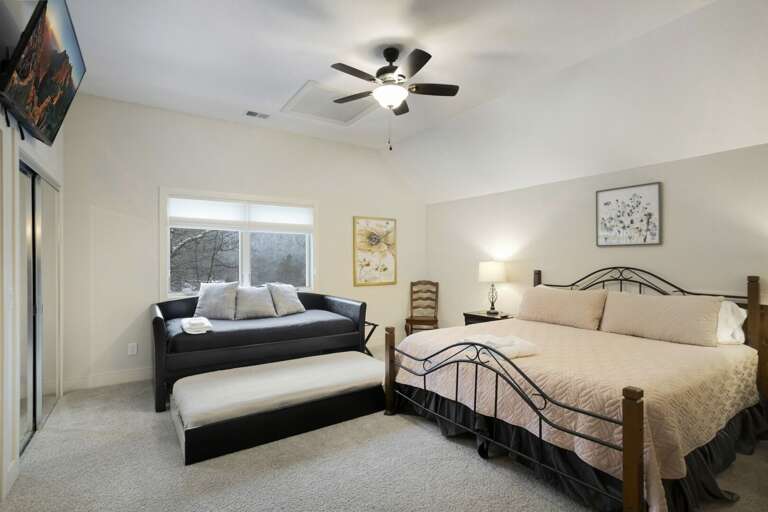 Upstairs King Suite with HDTV and Daybed with a Trundle