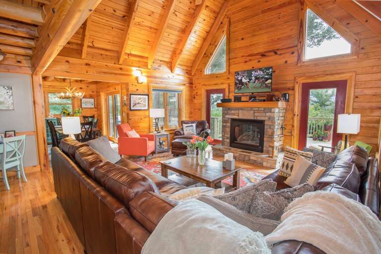 Open, Spacious Great Room with Ample Seating, Adjacent to Dining and Kitchen Open, Spacious Great Room with Ample Seating, Adjacent to Dining and Kitchen
