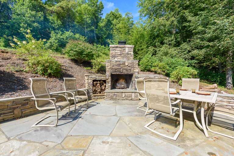 Valle Crucis Overlook Patio
