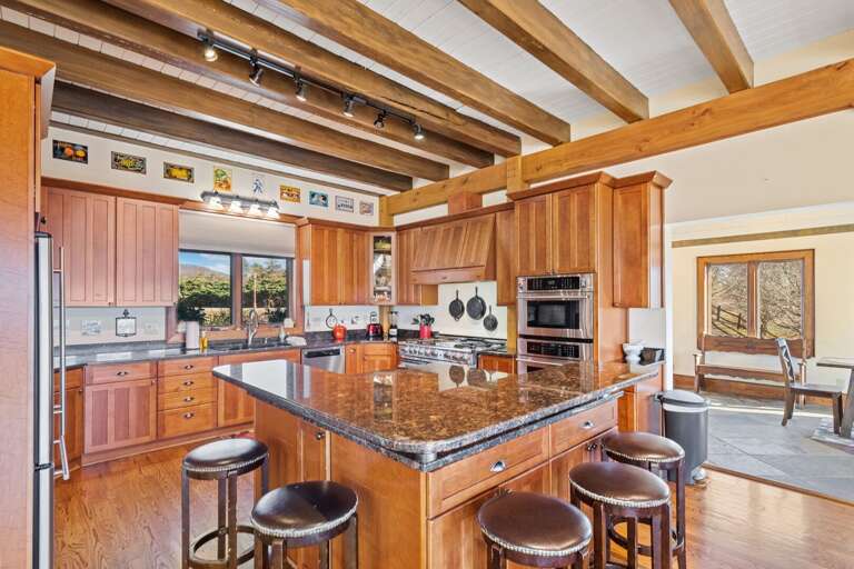 Well Appointed Kitchen with Modern Stainless Appliances Well Appointed Kitchen with Modern Stainless Appliances