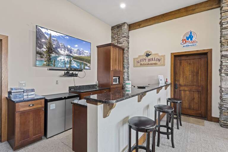 A Huge TV completes this Entertainment Space A Huge TV completes this Entertainment Space