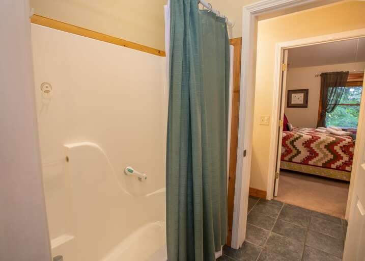 Jack-And-Jill Full Bathroom Upstairs