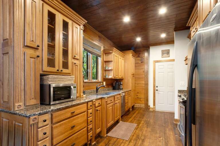 Kitchen with Stainless Appliances, Gas Cooktop