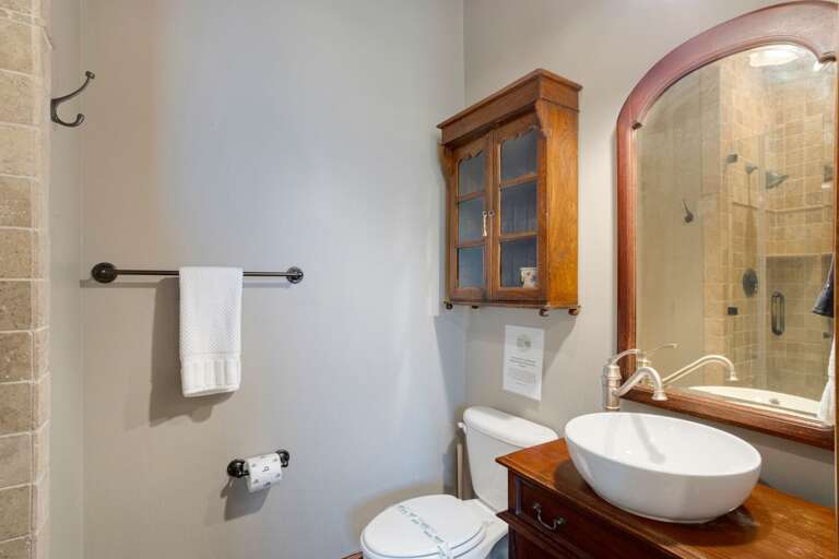 Secondary EnSuite Full Bathroom with Vessel Sink