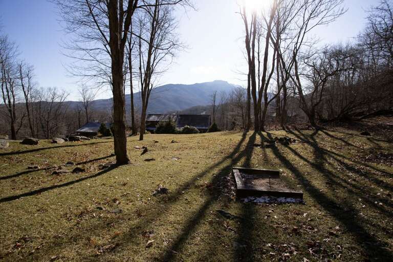 Horseshoe Pit at Howling Rock