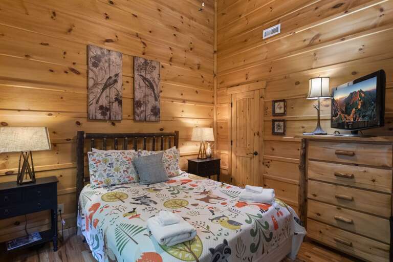 Upstairs Queen Bedroom