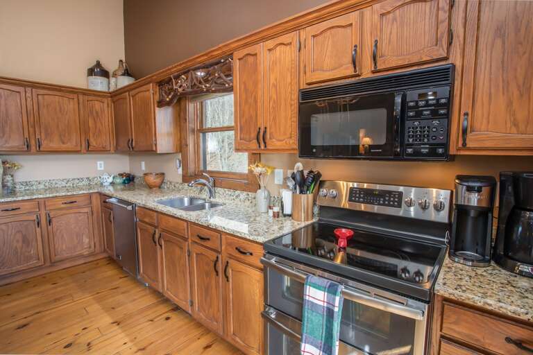 Kitchen with Granite Counters, Stainless Appliances Kitchen with Granite Counters, Stainless Appliances