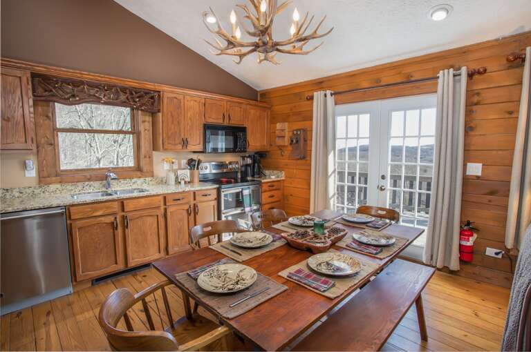 Look Out at Mountain Views from Dining Table and Kitchen! Look Out at Mountain Views from Dining Table and Kitchen!