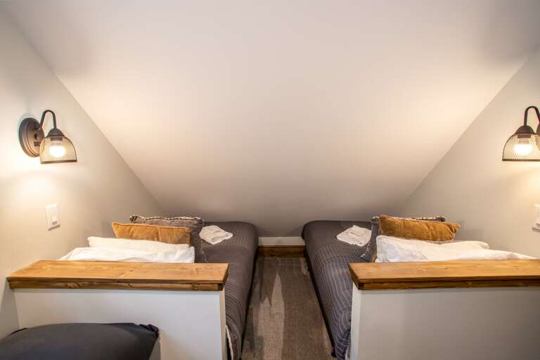 Ante-Room features 2 Twin Beds