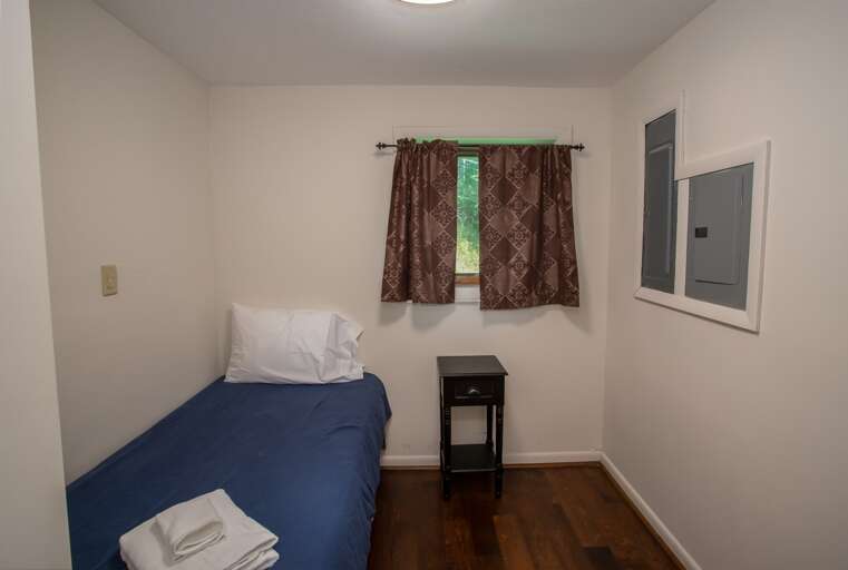 Twin Ante Room in Lower Level Queen Suite - serves as 5th Bedroom Twin Ante Room in Lower Level Queen Suite - serves as 5th Bedroom