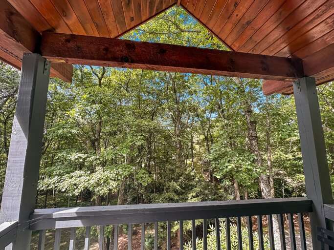 Private Wooded Location