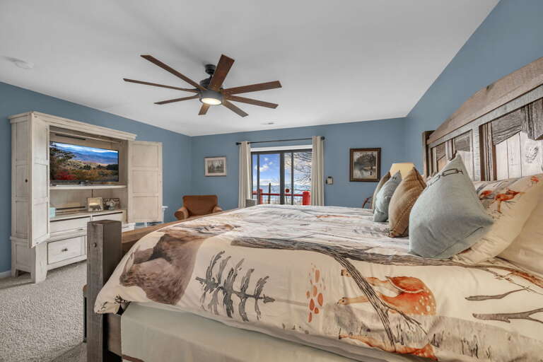 King Master Suite with Ensuite Bathroom