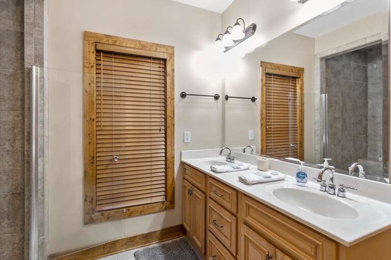 King Bedroom with Tiled Shower
