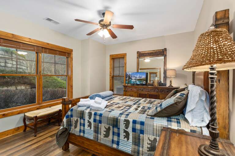 Main Floor Queen Bedroom