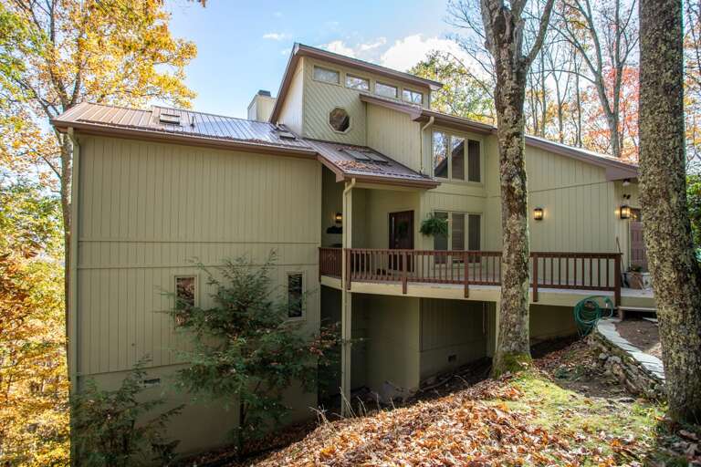Exterior Front of Beech Mtn High Lodge