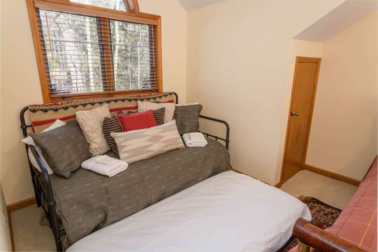 Twin Daybed and Trundle in Upstairs King Bedroom Twin Daybed and Trundle in Upstairs King Bedroom