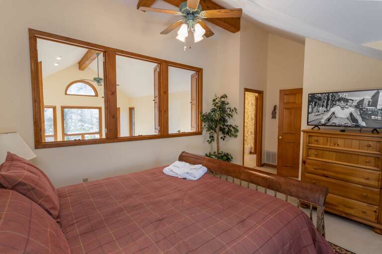 Upper Level King Suite with Private Bathroom and Flat Screen TV Upper Level King Suite with Private Bathroom and Flat Screen TV