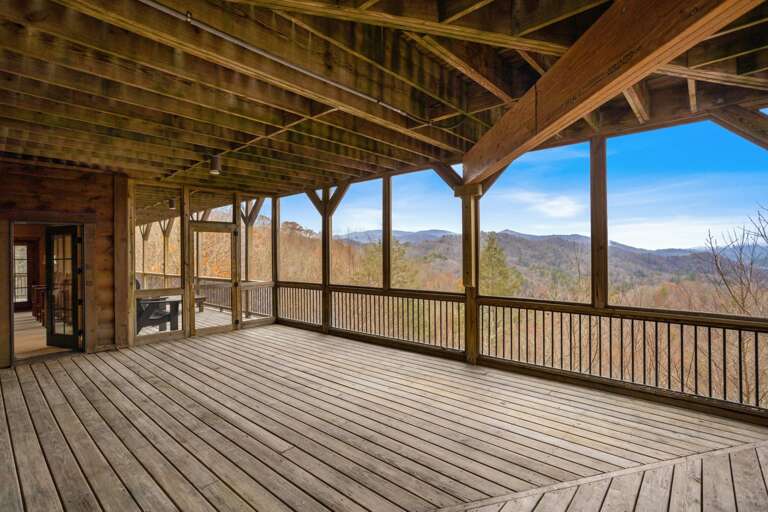 Huge Lower Level Deck Space