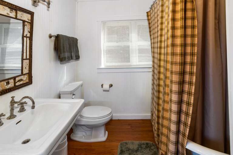 Upper Floor Private Bathroom