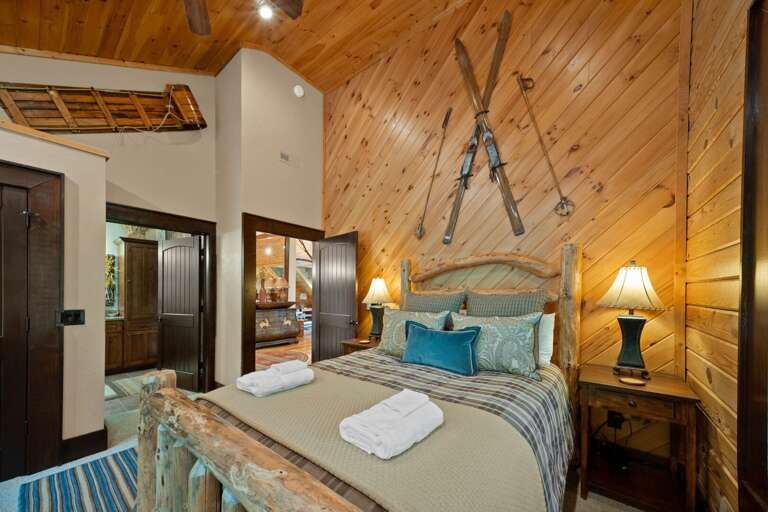 Upstairs Alpine Suite with TV and Ensuite Bathroom