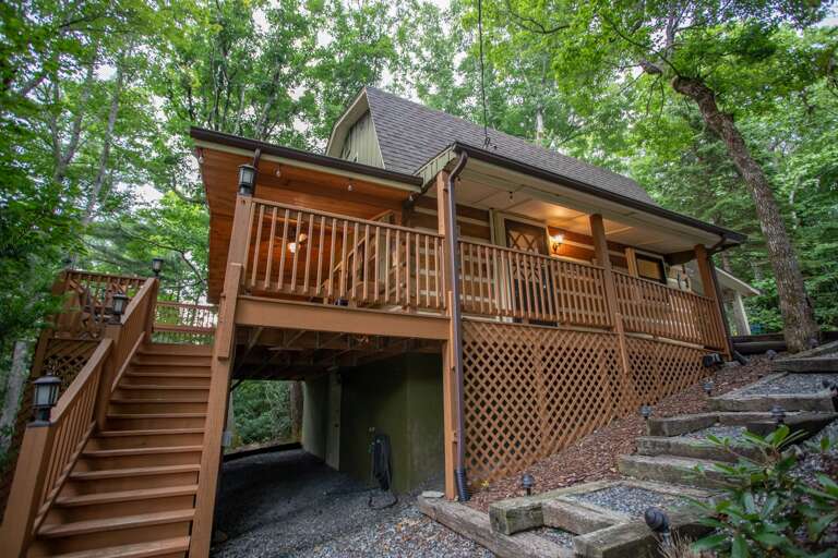 Exterior Rear Side Corner View