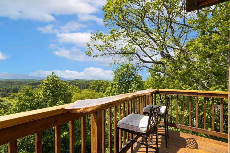 Enjoy a Getaway at Misty Ridge Retreat Enjoy a Getaway at Misty Ridge Retreat